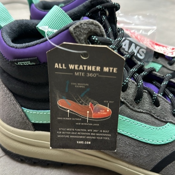 🔆VANS🔆 all weather high top boots, water resistant comfortable supportive. - Picture 12 of 15